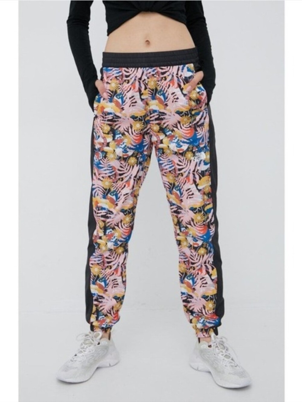 NWT The North Face Hydrenaline 2000 Floral Jogger size Medium